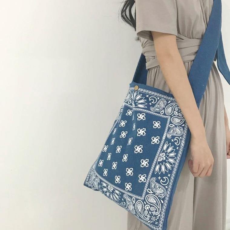 Sac bandoulière en tissu ethnique avec fermoir| Rasta Lion