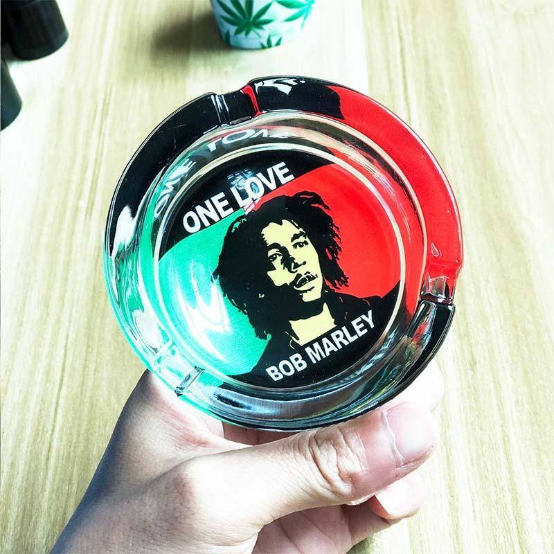 Cendrier Bob Marley dans la main | Rasta-Lion