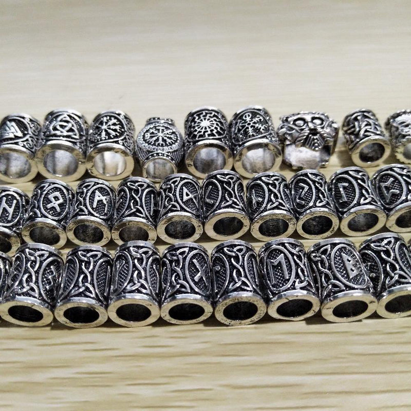Perles Cheveux Viking en gros plan | Rasta Lion
